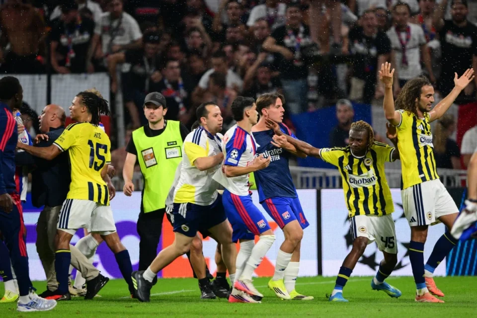 Greenwood, Guendouzi Suspended After Post-Match Brawl in Fenerbahce vs Lyon Clash